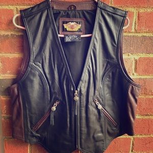 This is a great vest it’s just too small for me.